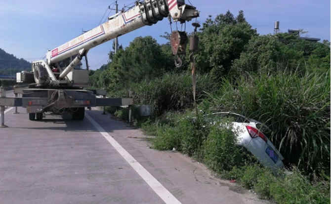 二连浩特重载吊车救援 二连浩特重载吊车救援